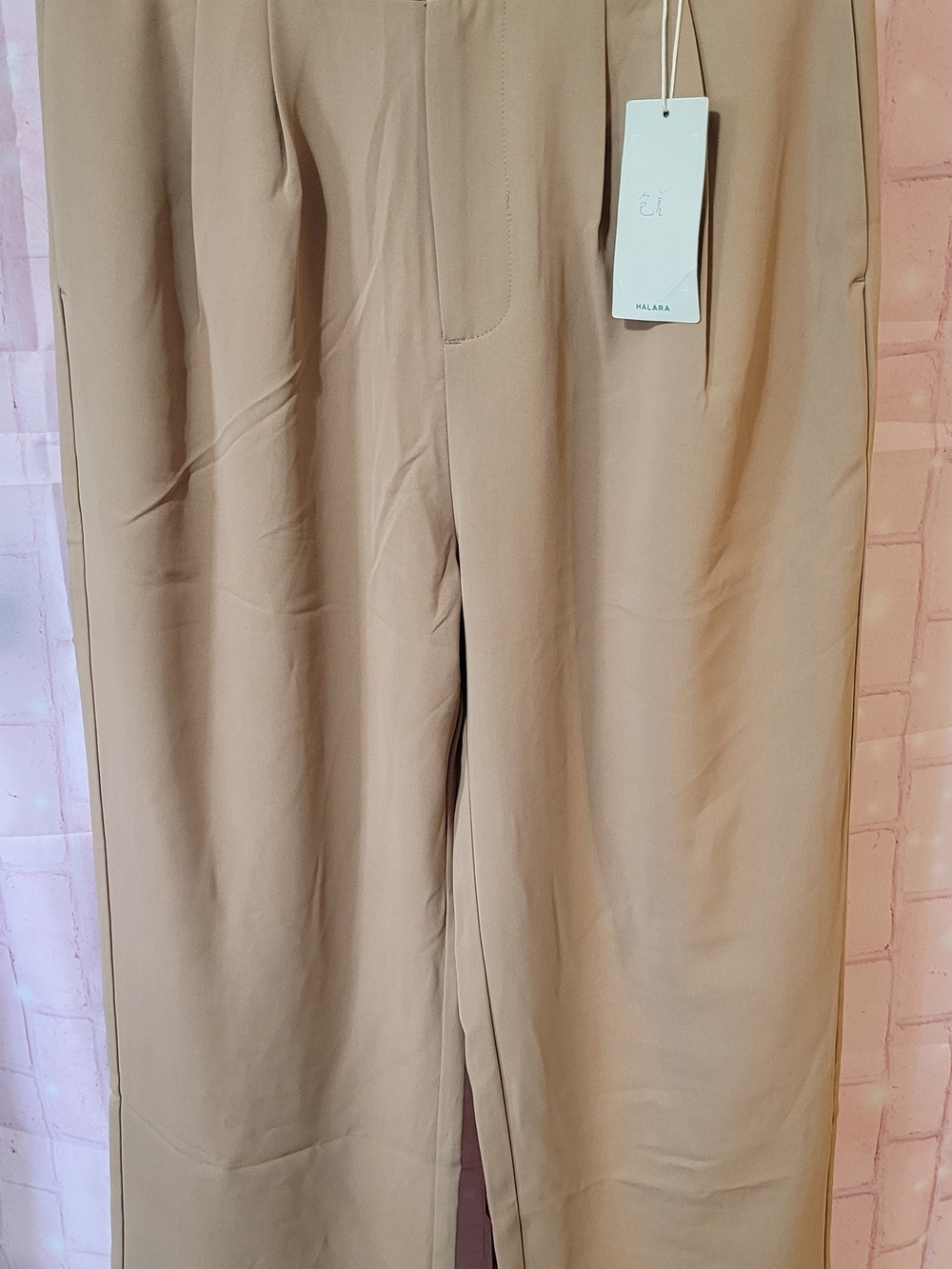 Halara Straight-Leg Tan Pants